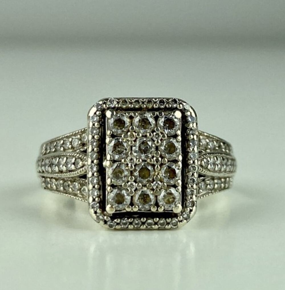 925 Sterling Silver CZ Ring Size 7